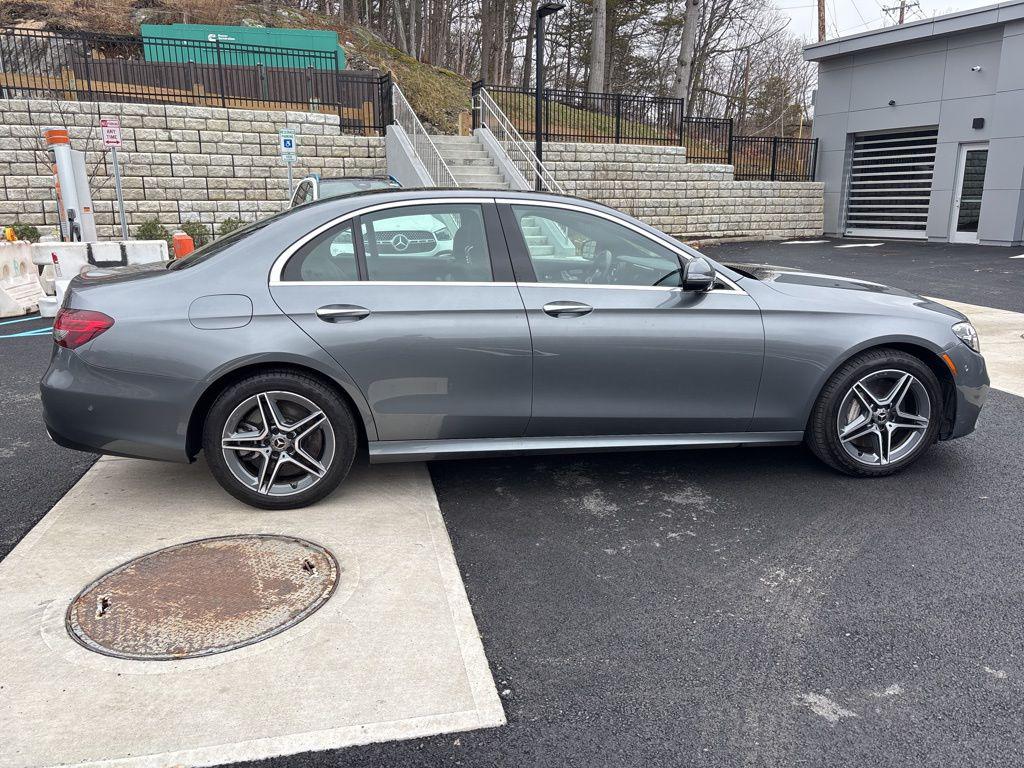 MERCEDES-BENZ E-CLASS - 4