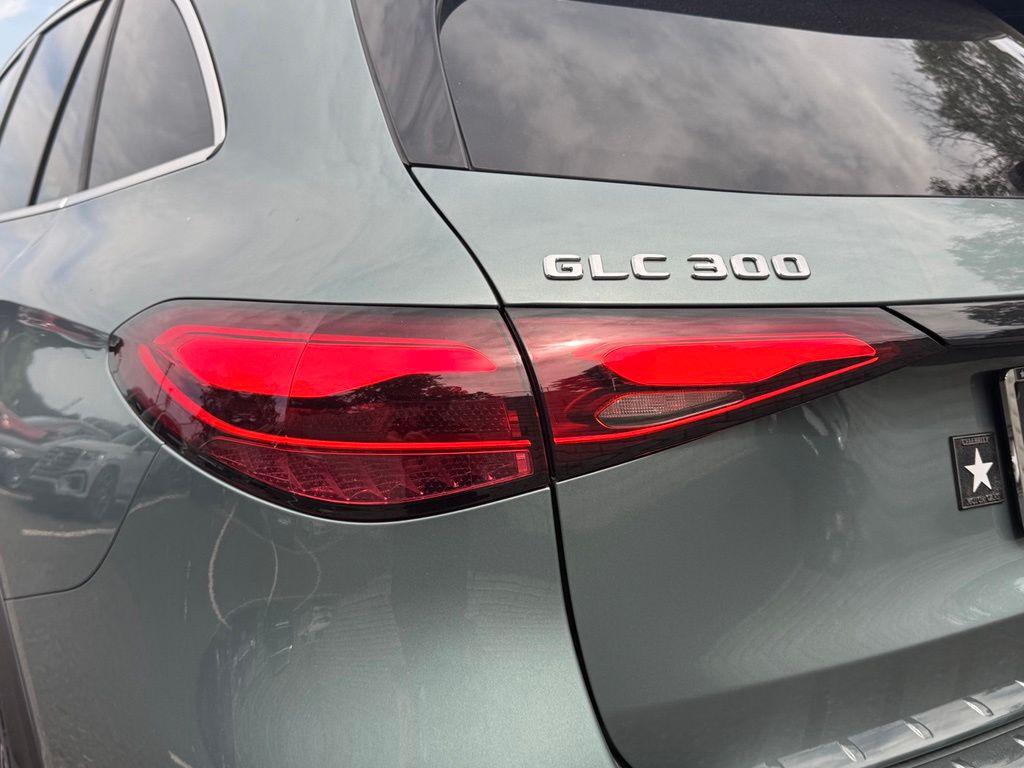 2026 Mercedes-BENZ GLC thumbnail 13
