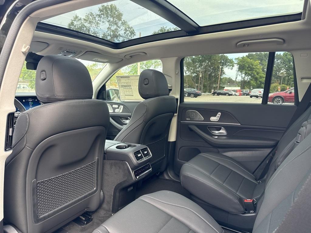 MERCEDES-BENZ GLS - 10