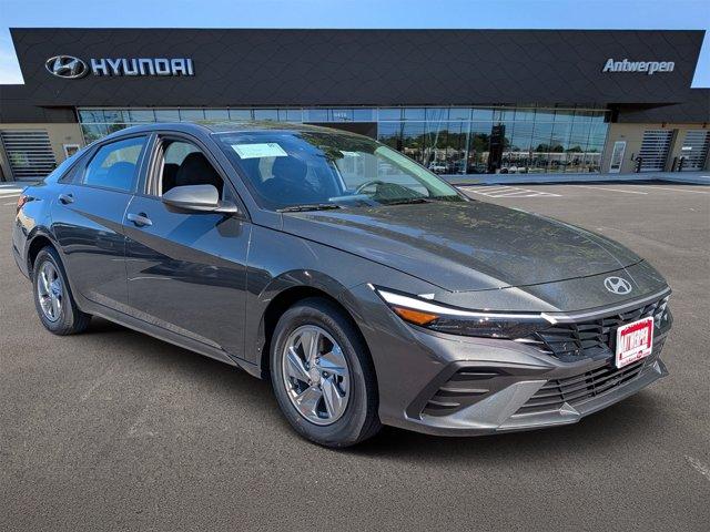 New 2026 Hyundai ELANTRA SE