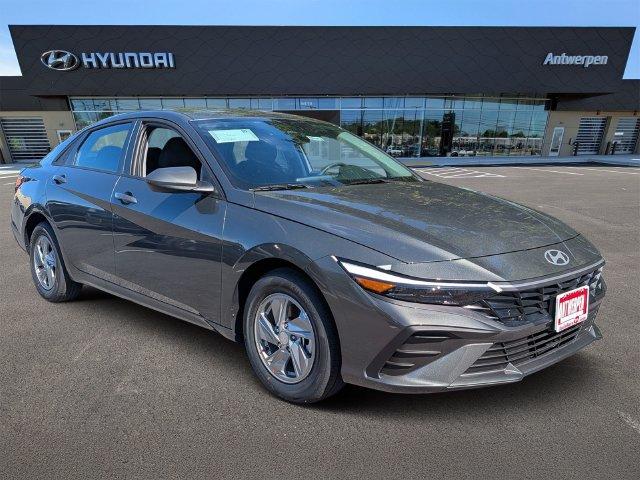 New 2026 Hyundai ELANTRA SE