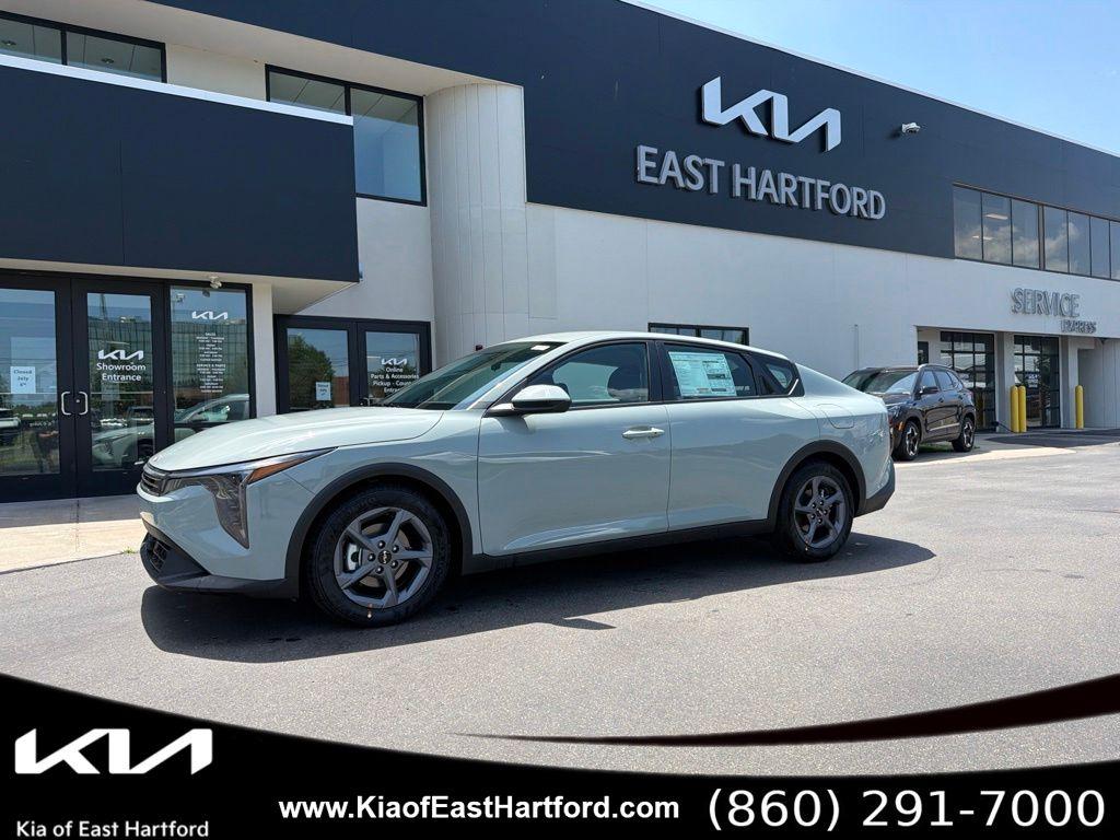 New 2026 Kia K4 LXS