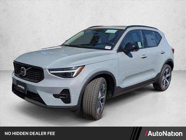 New 2026 Volvo XC40 Plus, B5 AWD Gas (mild hybrid), Dark