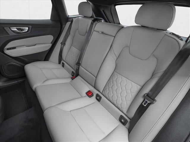 2026 Volvo XC60 B5 PLUS 照片 9