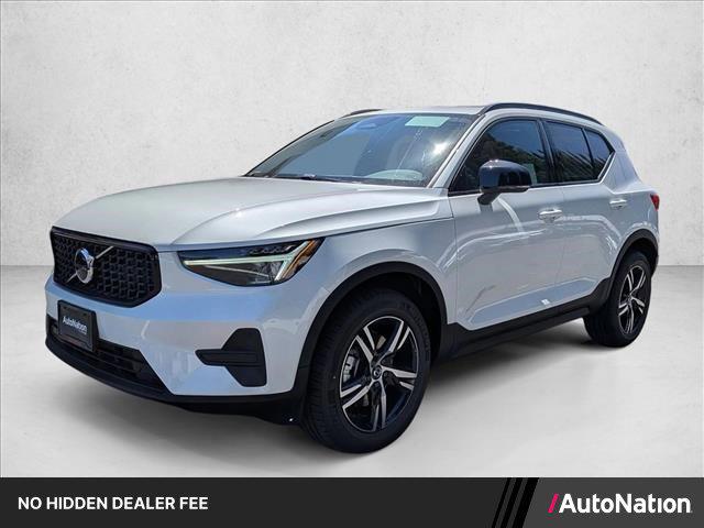 New 2026 Volvo XC40 Core, B5 AWD Gas (mild hybrid), Dark