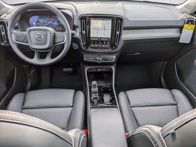 2026 Volvo XC40 PLUS, B5 AWD GAS (MILD HYBRID), DARK 照片 16