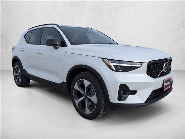 2026 Volvo XC40 PLUS, B5 AWD GAS (MILD HYBRID), DARK 照片 7