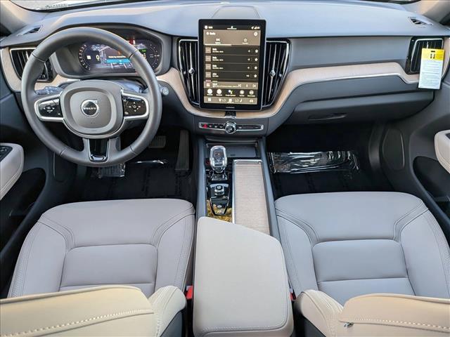 صورة مصغرة 16 لـ 2026 Volvo XC60 PLUG-IN HYBRID PLUS, T8 AWD ELECTRIC/GASOLINE