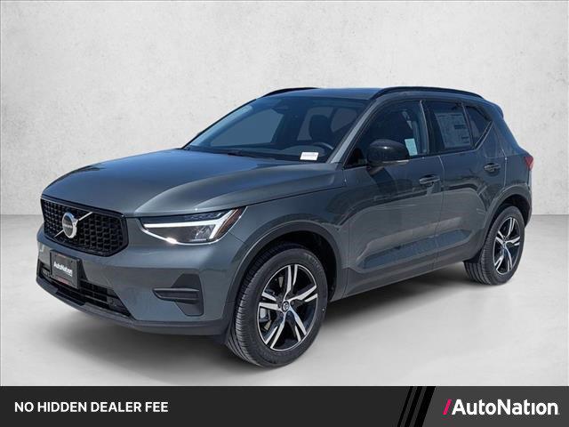 New 2026 Volvo XC40 Core, B5 AWD Gas (mild hybrid), Dark