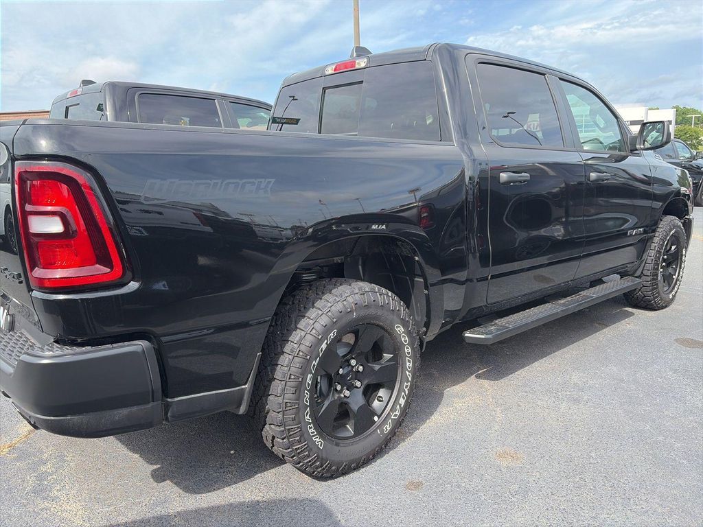 2026 RAM 1500 WARLOCK CREW CAB 4X4 5'7' BOX — фото 3