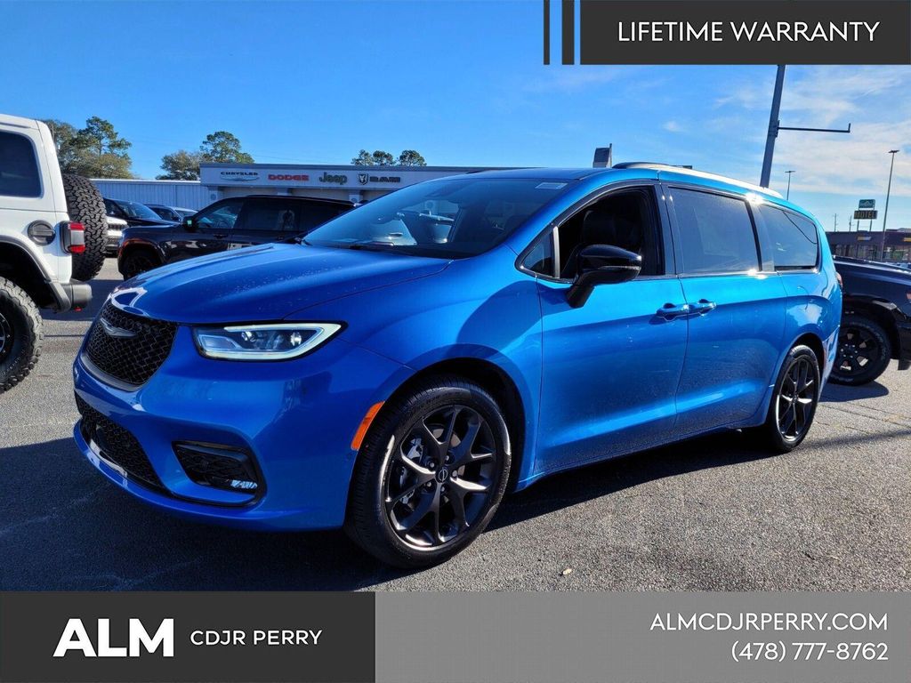 New 2026 Chrysler Pacifica Limited