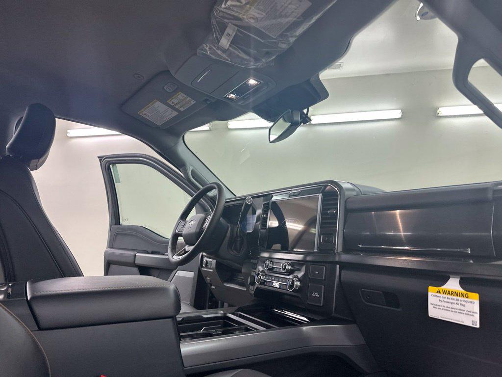 2027 FORD F-350 LARIAT — миниатюра 21