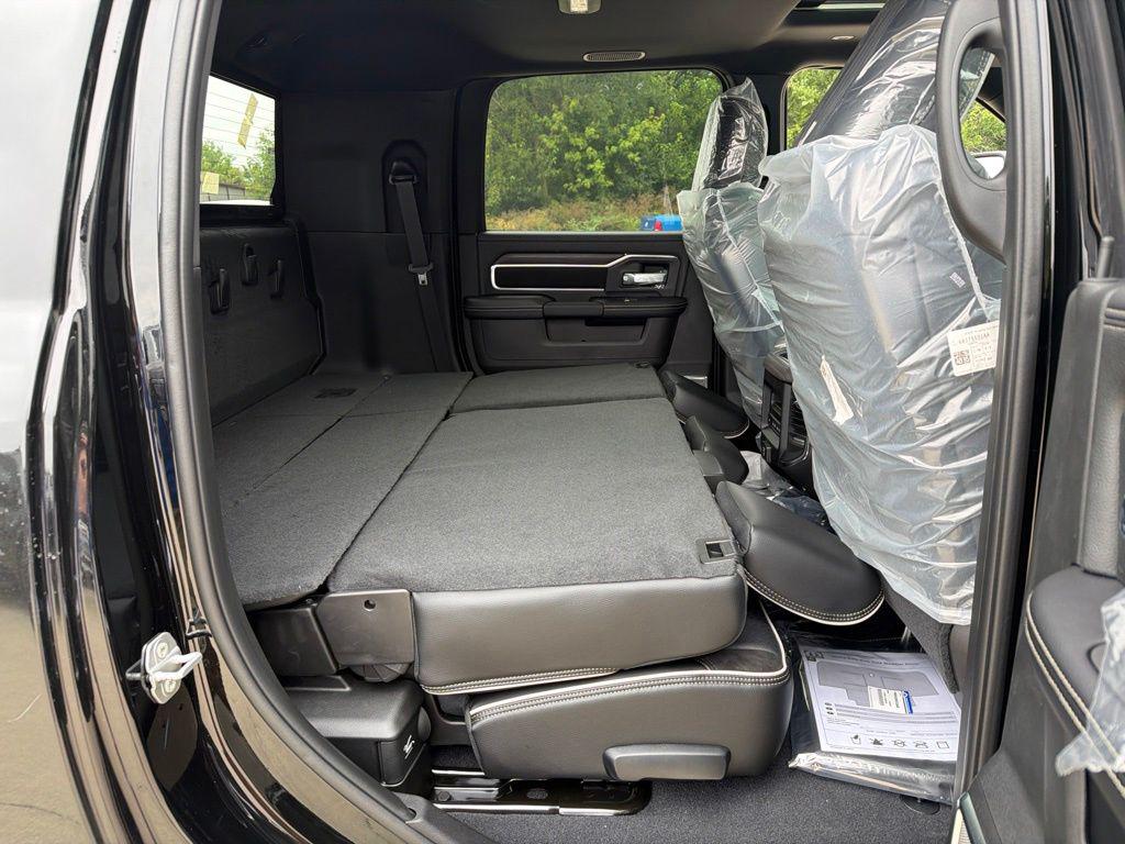 2026 RAM 3500 LARAMIE MEGA CAB 4X4 6'4' BOX thumbnail 13