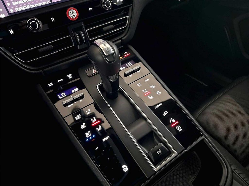 2026 Porsche MACAN 缩略图 17