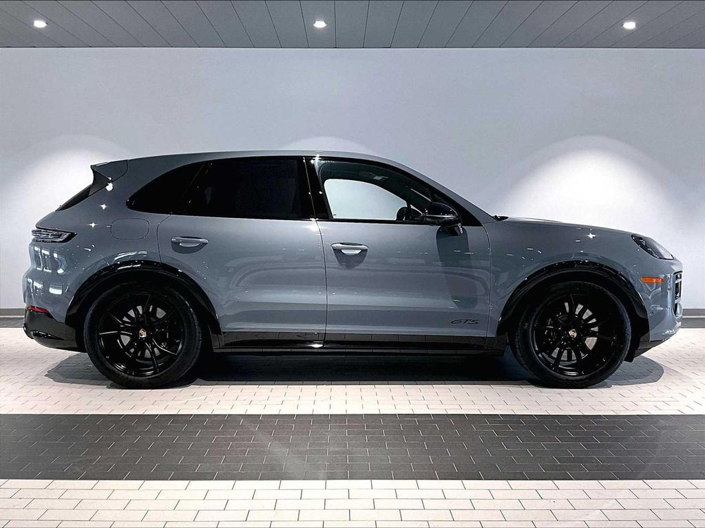 PORSCHE CAYENNE - 8