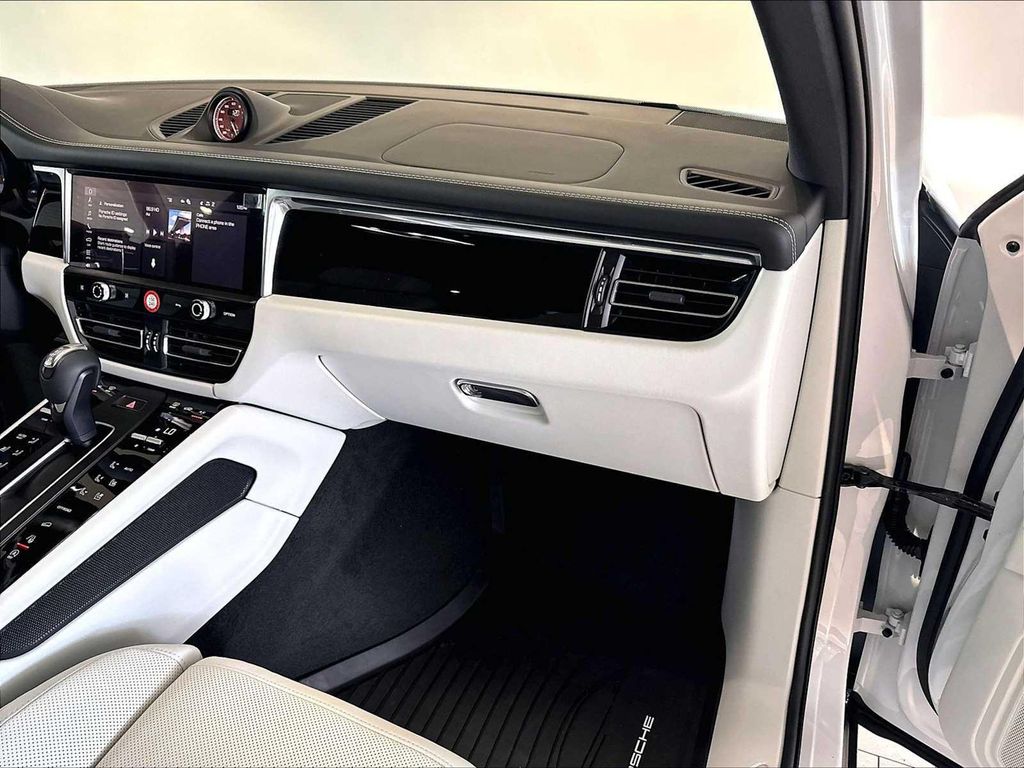 2026 Porsche MACAN — миниатюра 22