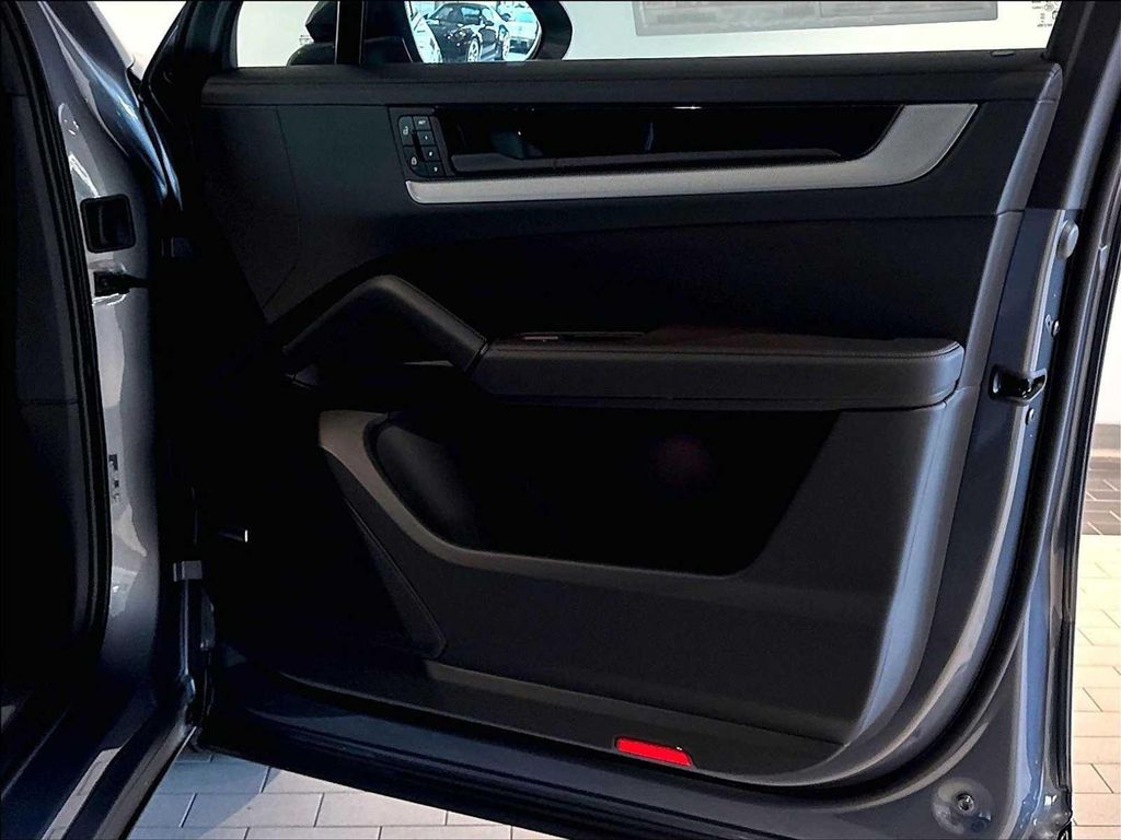 صورة مصغرة 25 لـ 2026 Porsche CAYENNE