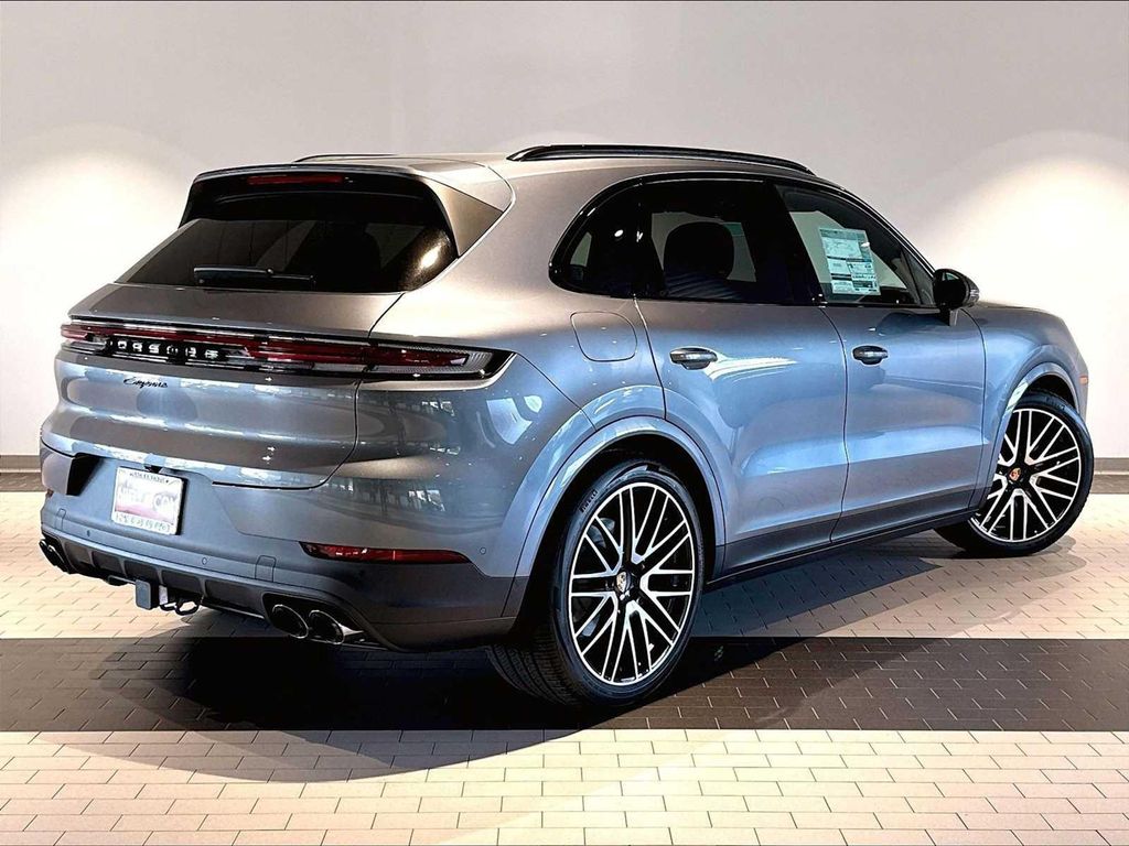 صورة 7 لـ 2026 Porsche CAYENNE
