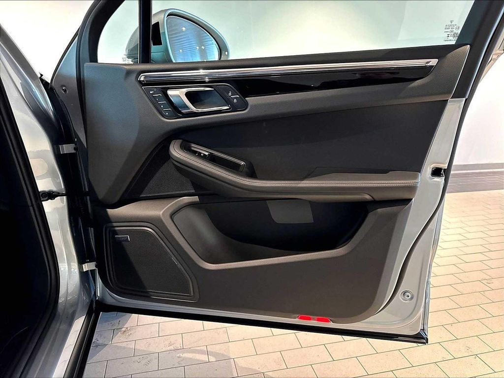 صورة مصغرة 24 لـ 2026 Porsche MACAN