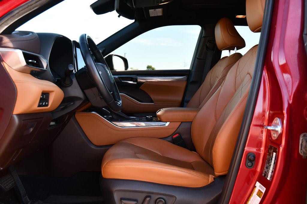 صورة مصغرة 16 لـ 2021 Toyota HIGHLANDER PLATINUM