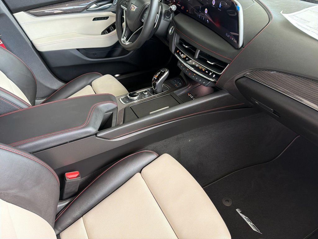 2026 Cadillac CT5-V V-SERIES RWD 照片 14