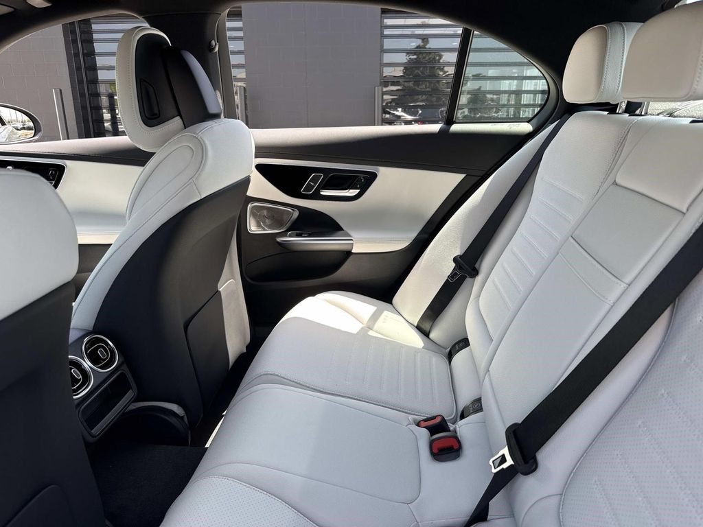 صورة مصغرة 17 لـ 2026 Mercedes-BENZ C-CLASS