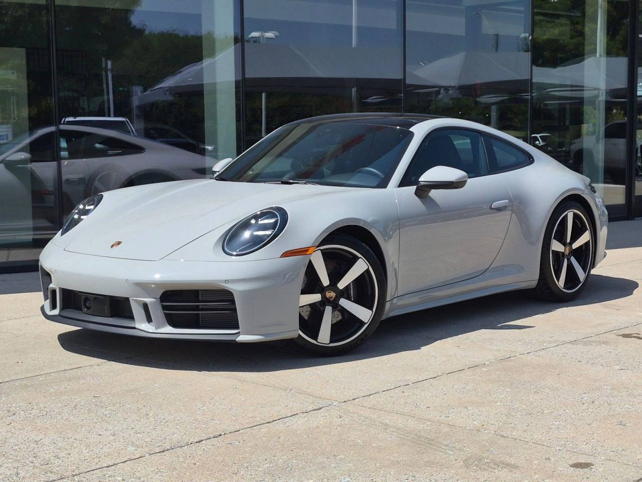 صورة 1 لـ 2026 Porsche 911