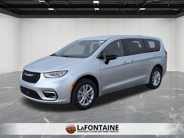New 2026 Chrysler Pacifica Select