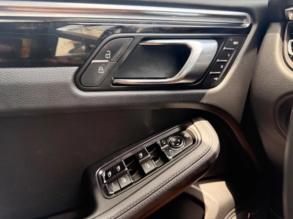 صورة 9 لـ 2026 Porsche MACAN T