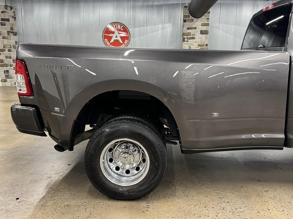2022 RAM 3500 BIG HORN CREW CAB 4X4 8' BOX — фото 17