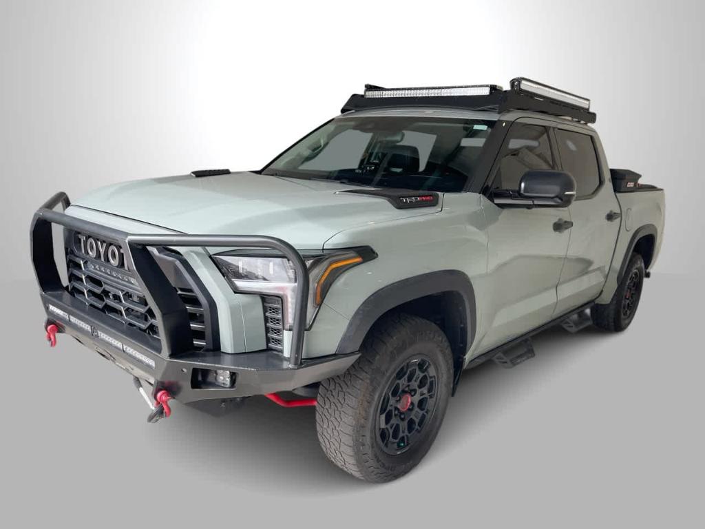 TOYOTA TUNDRA - 1
