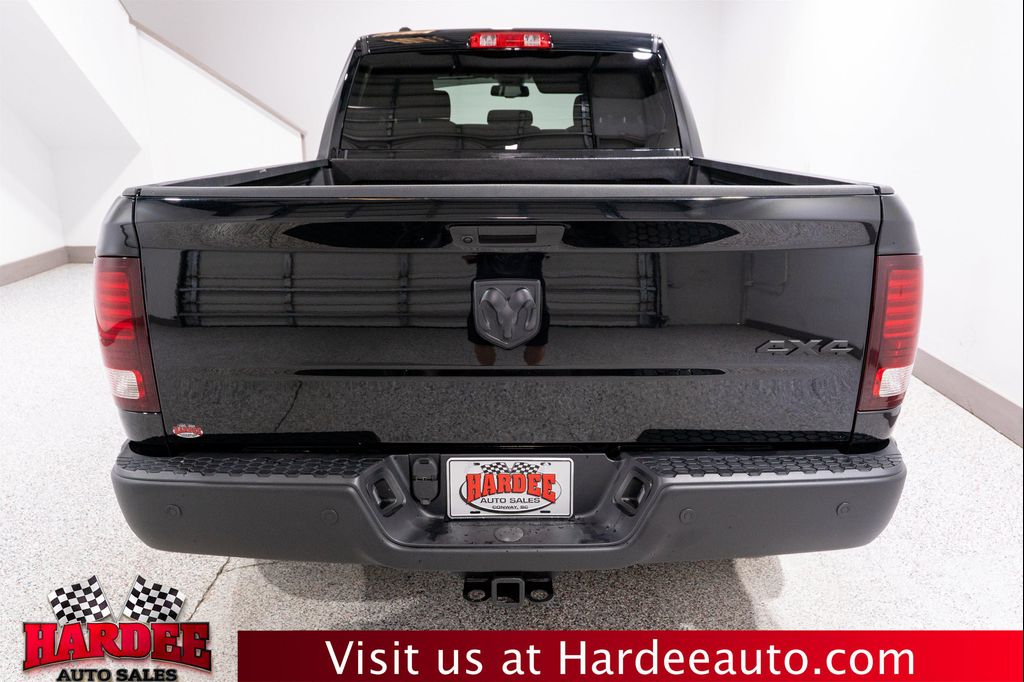 2022 RAM 1500 CLASSIC SLT — фото 4