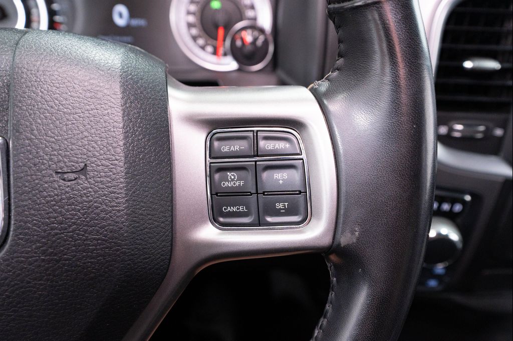 صورة مصغرة 25 لـ 2022 RAM 1500 CLASSIC SLT