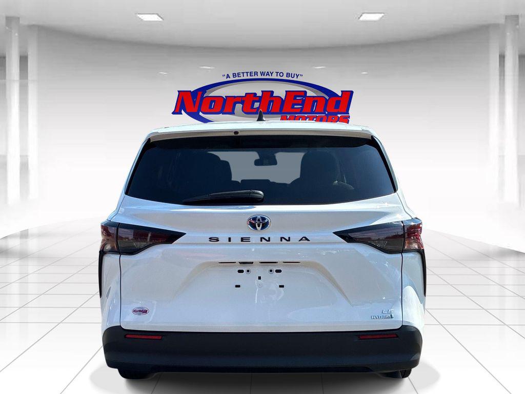 صورة 6 لـ 2023 Toyota SIENNA LE