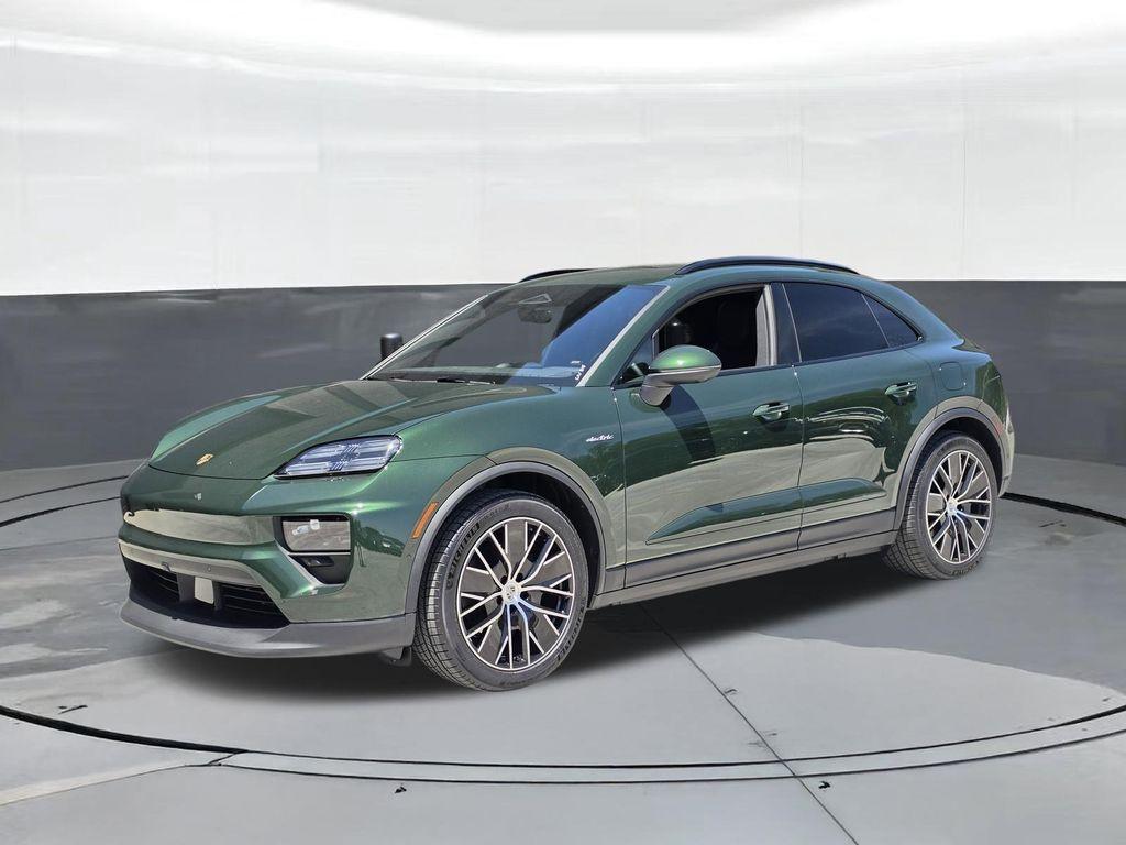 New 2026 Porsche Macan Base