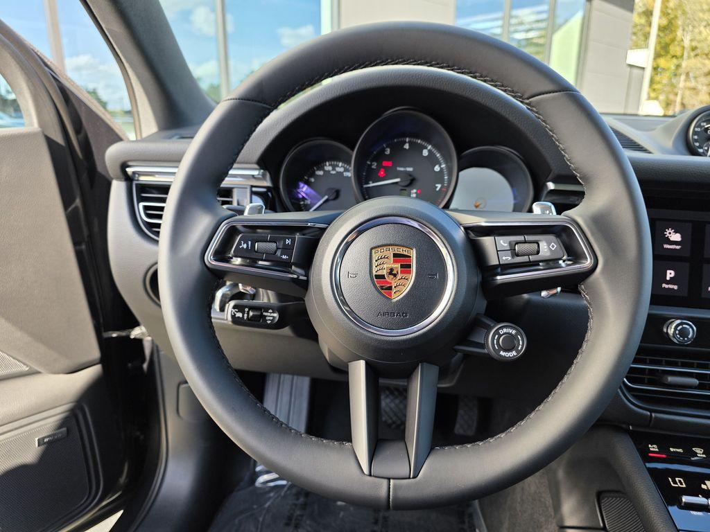 2026 Porsche MACAN BASE thumbnail 30