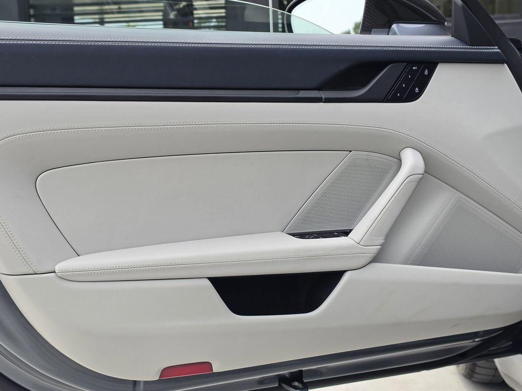2026 Porsche 911 CARRERA 4 GTS 缩略图 15