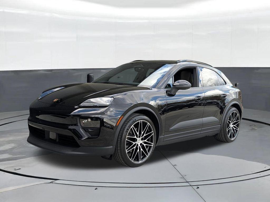 New 2026 Porsche Macan Base