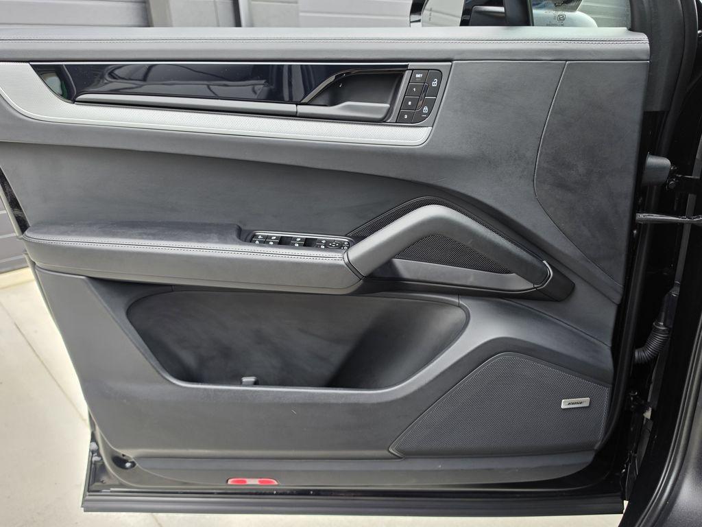 صورة مصغرة 15 لـ 2026 Porsche CAYENNE S COUPE AWD