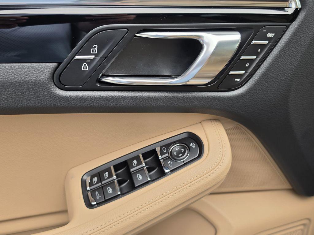 2026 Porsche MACAN BASE — миниатюра 17