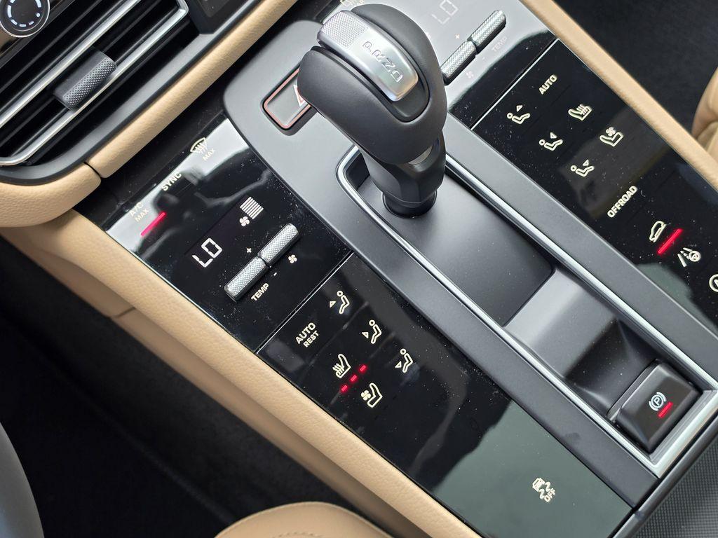 2026 Porsche MACAN BASE — миниатюра 25