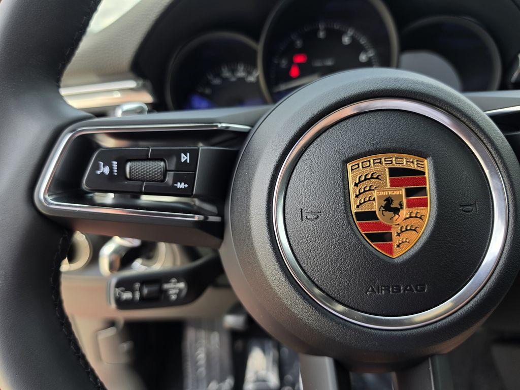 صورة مصغرة 29 لـ 2026 Porsche MACAN BASE