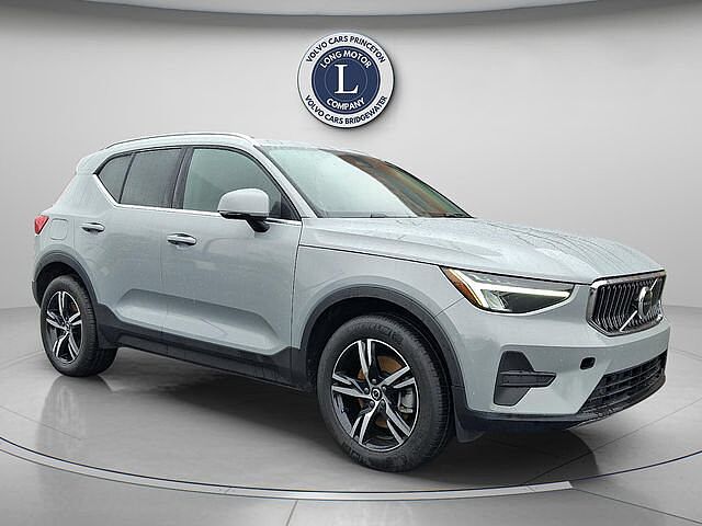 2025 Volvo XC40 CORE 照片 1