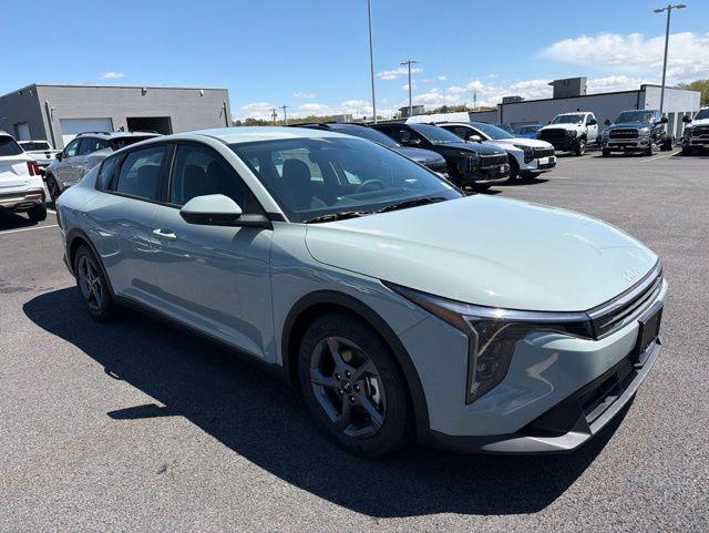 New 2026 Kia K4 LXS