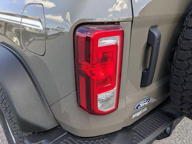 FORD BRONCO - 10