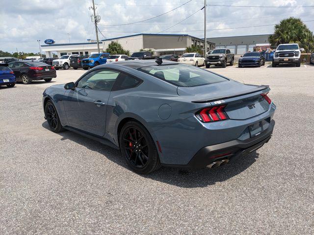 صورة 6 لـ 2025 FORD MUSTANG GT
