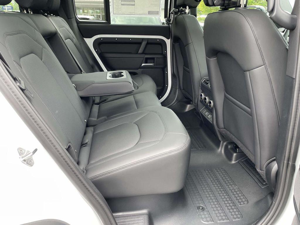 صورة مصغرة 19 لـ 2026 LAND Rover DEFENDER P300 S