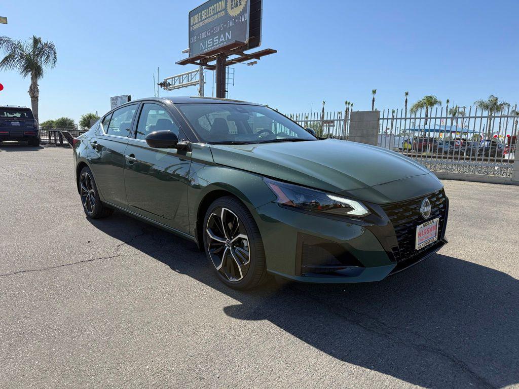 New 2026 Nissan Altima SR FWD