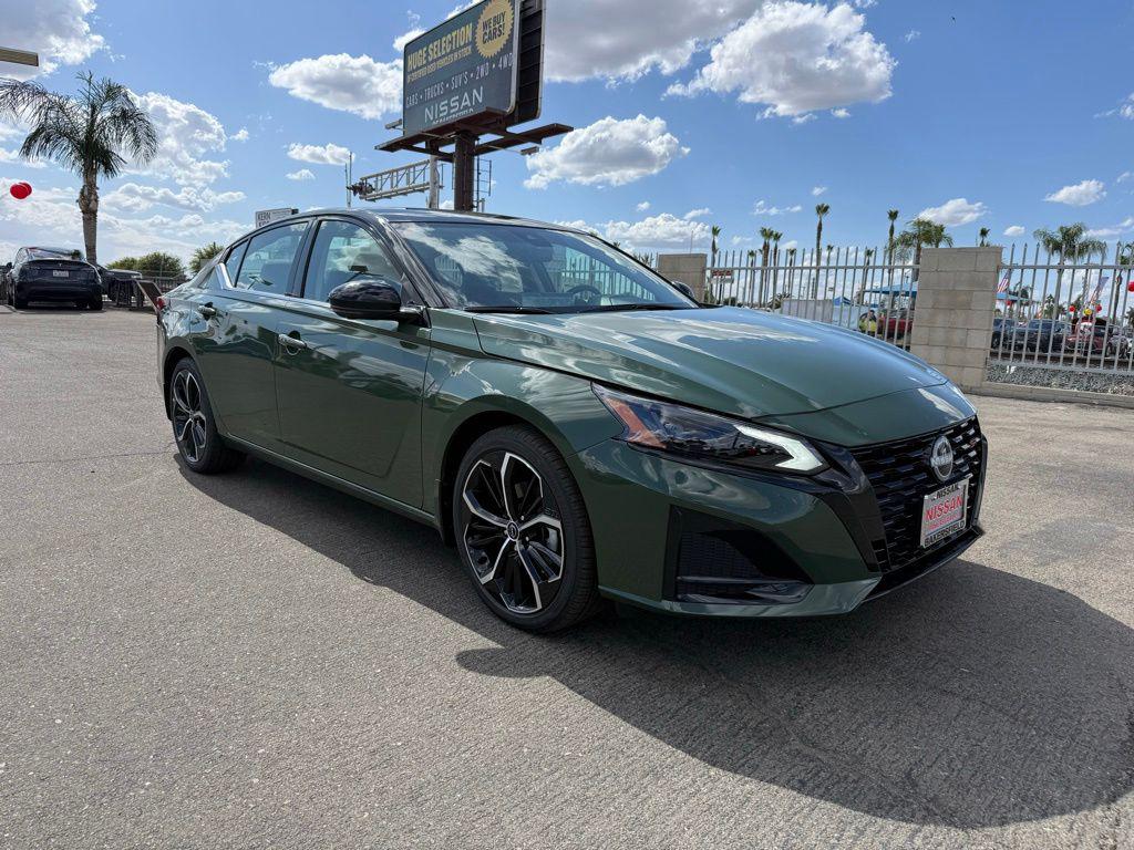 New 2026 Nissan Altima SR FWD