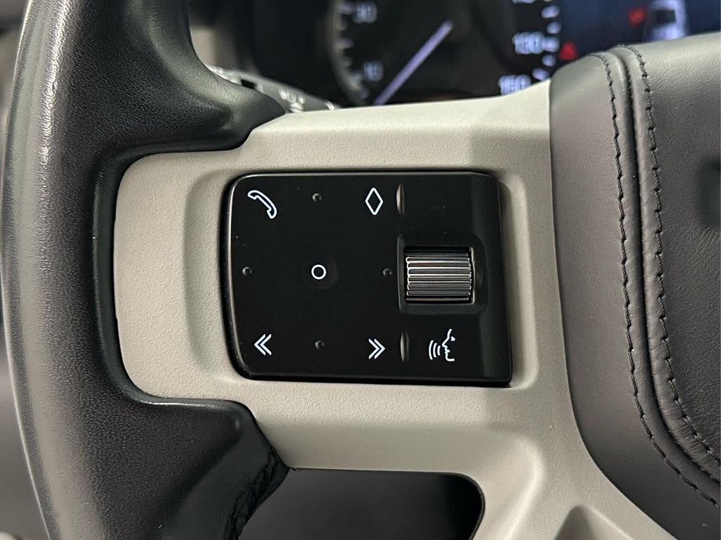 صورة مصغرة 25 لـ 2023 LAND Rover DEFENDER 110 X-DYNAMIC SE